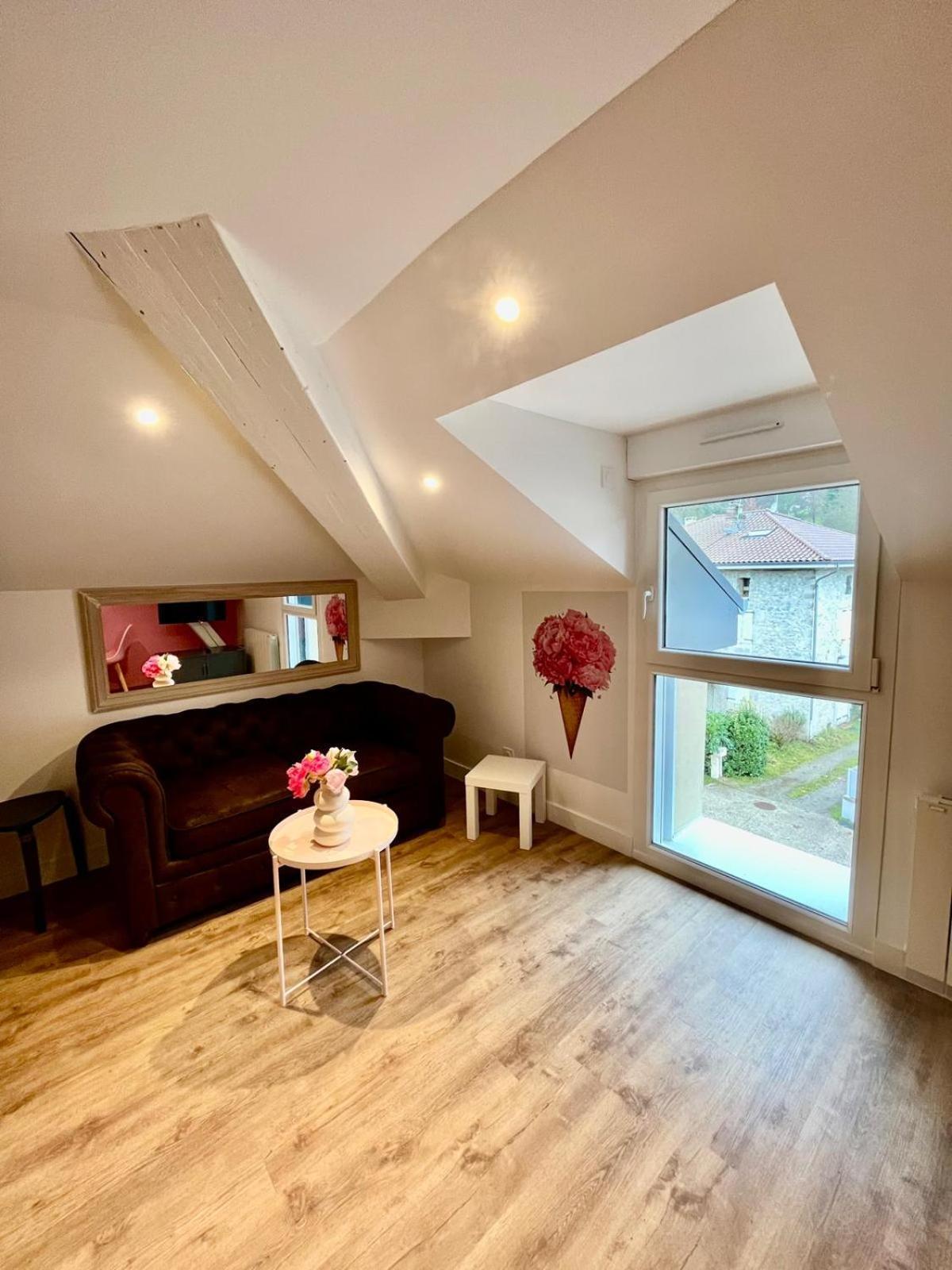 Ferienwohnung Maison Des Fleurs La Terrasse  Exterior foto